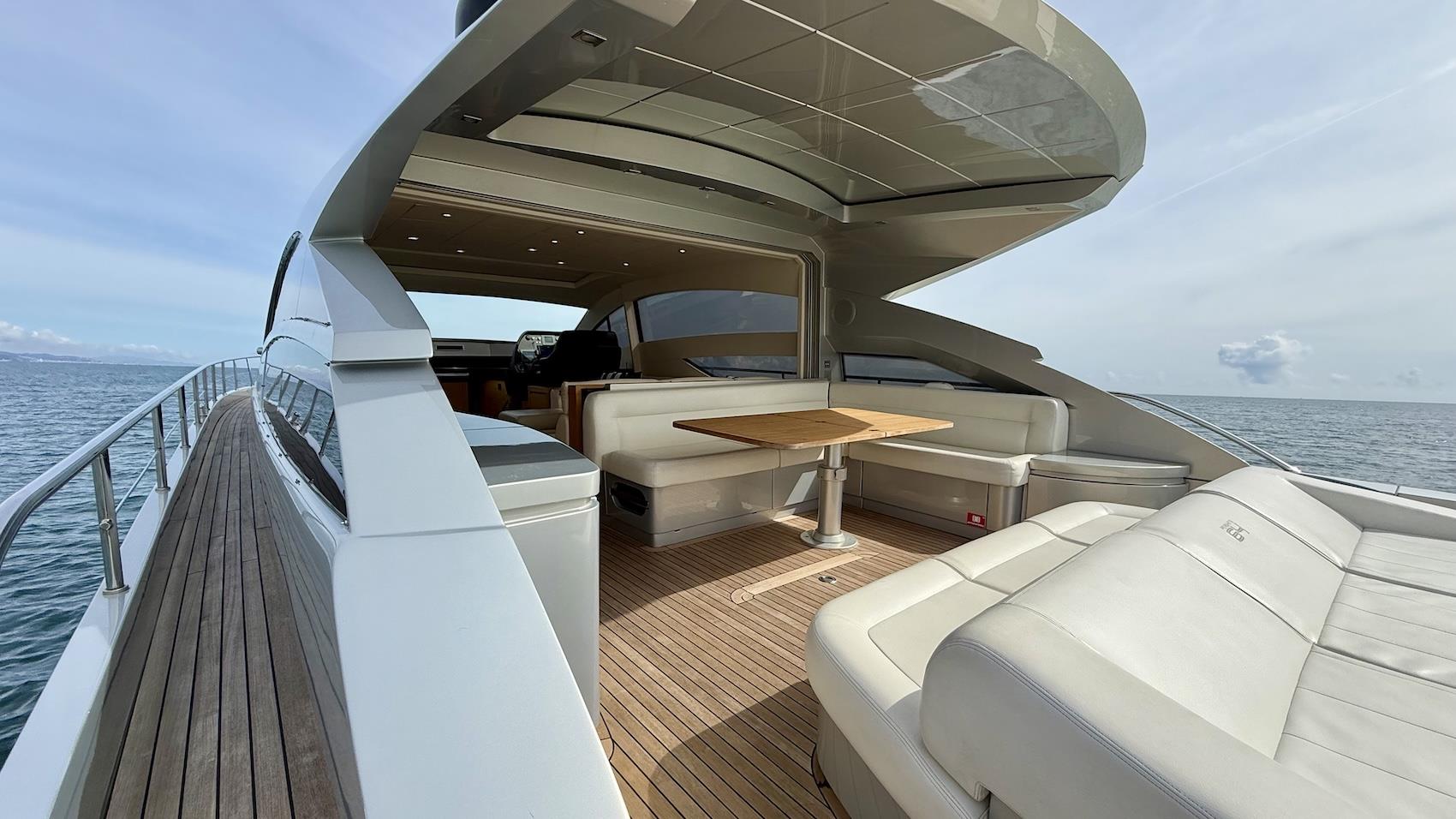 2011 PERSHING 64' 
